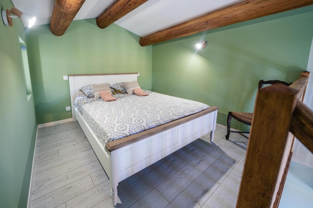 Gite "La Sainte-Croix", Traditional Provencal House For 8 People, Private Swimming-Pool, Air-Conditioner, Beautiful Scenery ヴェゾン・ラ・ロメーヌ エクステリア 写真